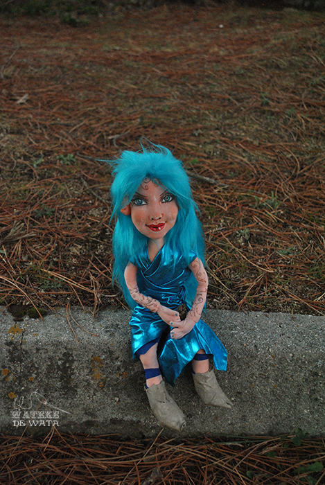 muñeca azul turquesa de hada hecha a mano con telas