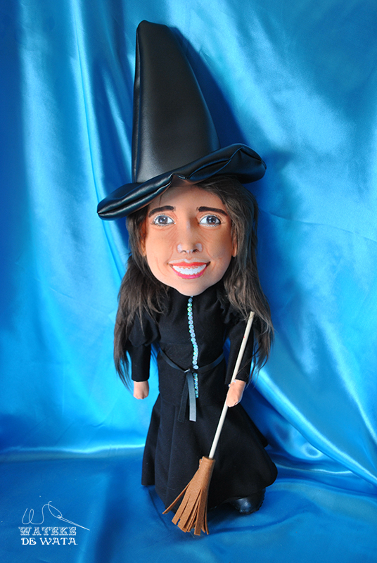 muñecos personalizados de trapo profesiones bruja con la cara de niña