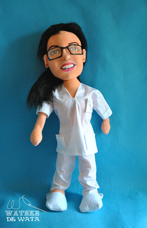 muñeca personalizada de enfermera con tu cara