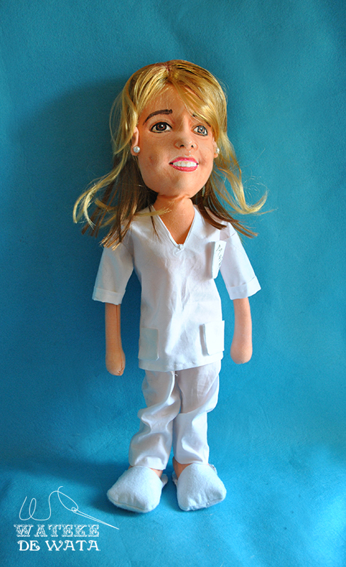 muñeca de trapo personalizada de enfermera