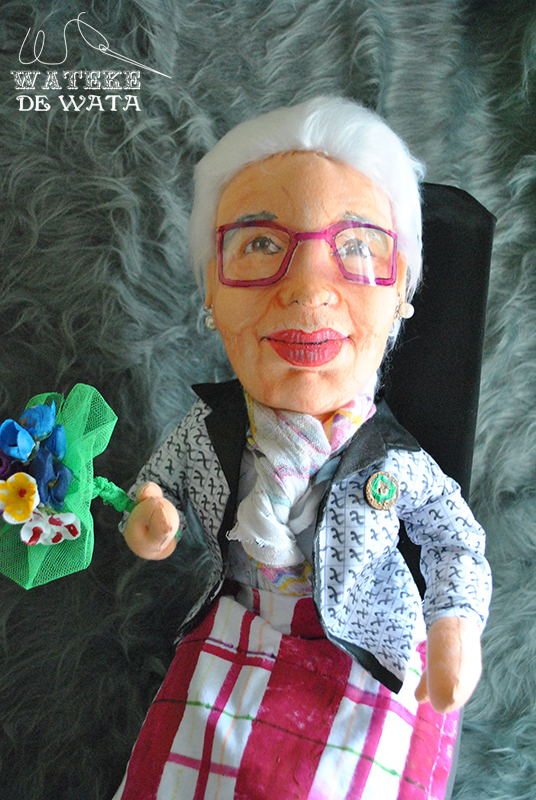muñeca de abuelita personalizada artesanal